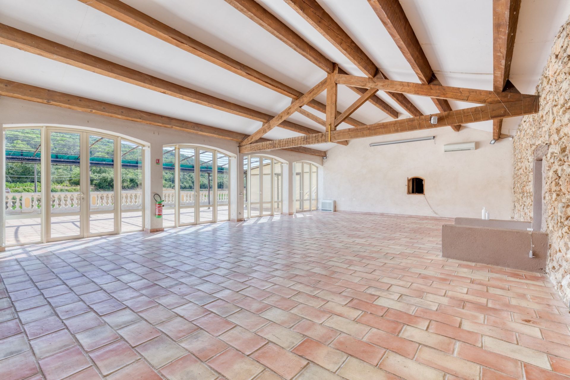 château 10 Pièces en vente sur CABASSE (83340)