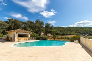 château 10 Pièces en vente sur CABASSE (83340)