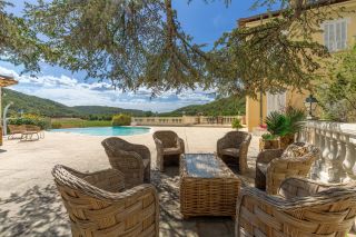 château 10 Pièces en vente sur CABASSE (83340)