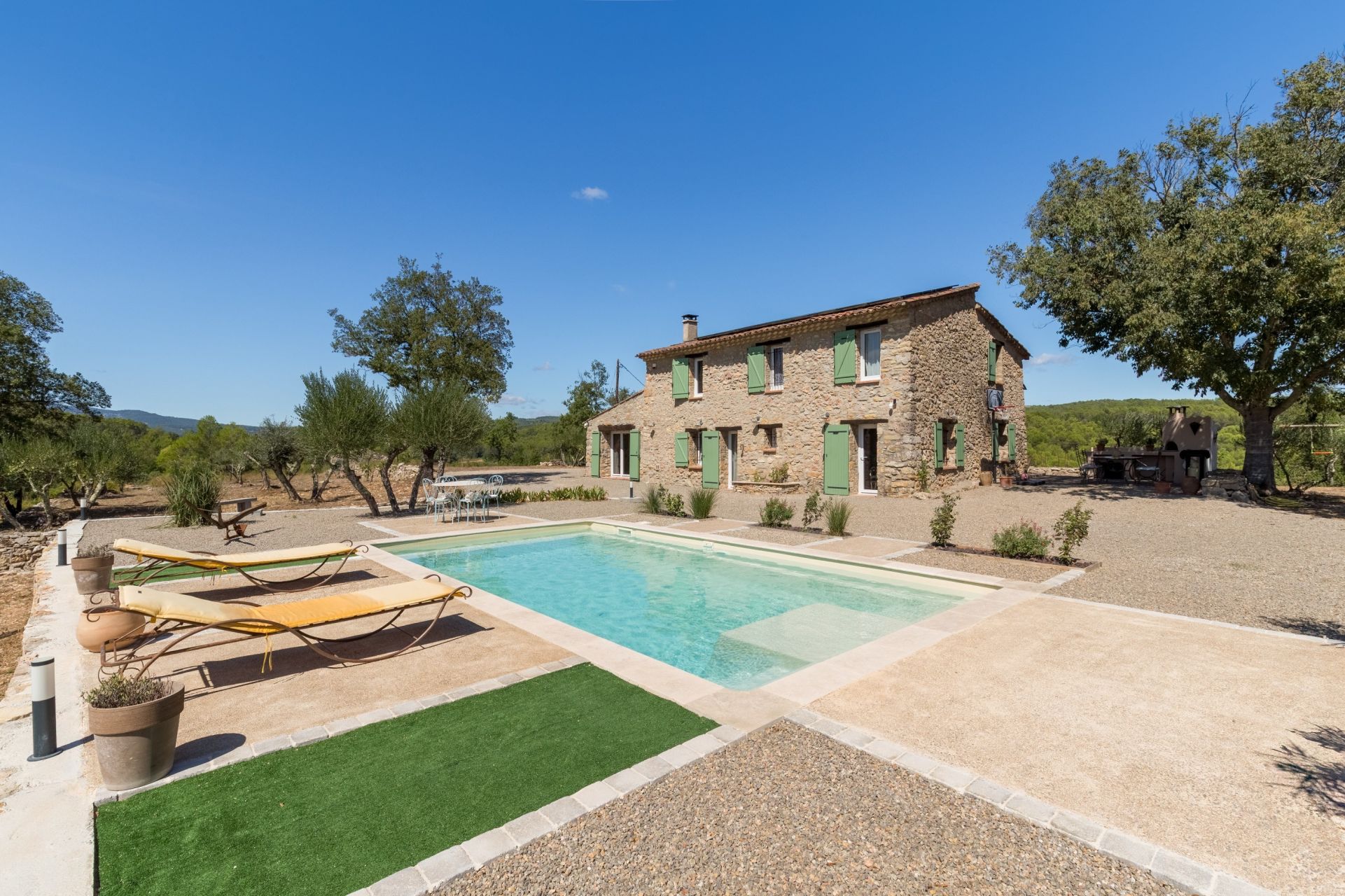wine estate 7 Rooms for sale on ENTRECASTEAUX (83570)