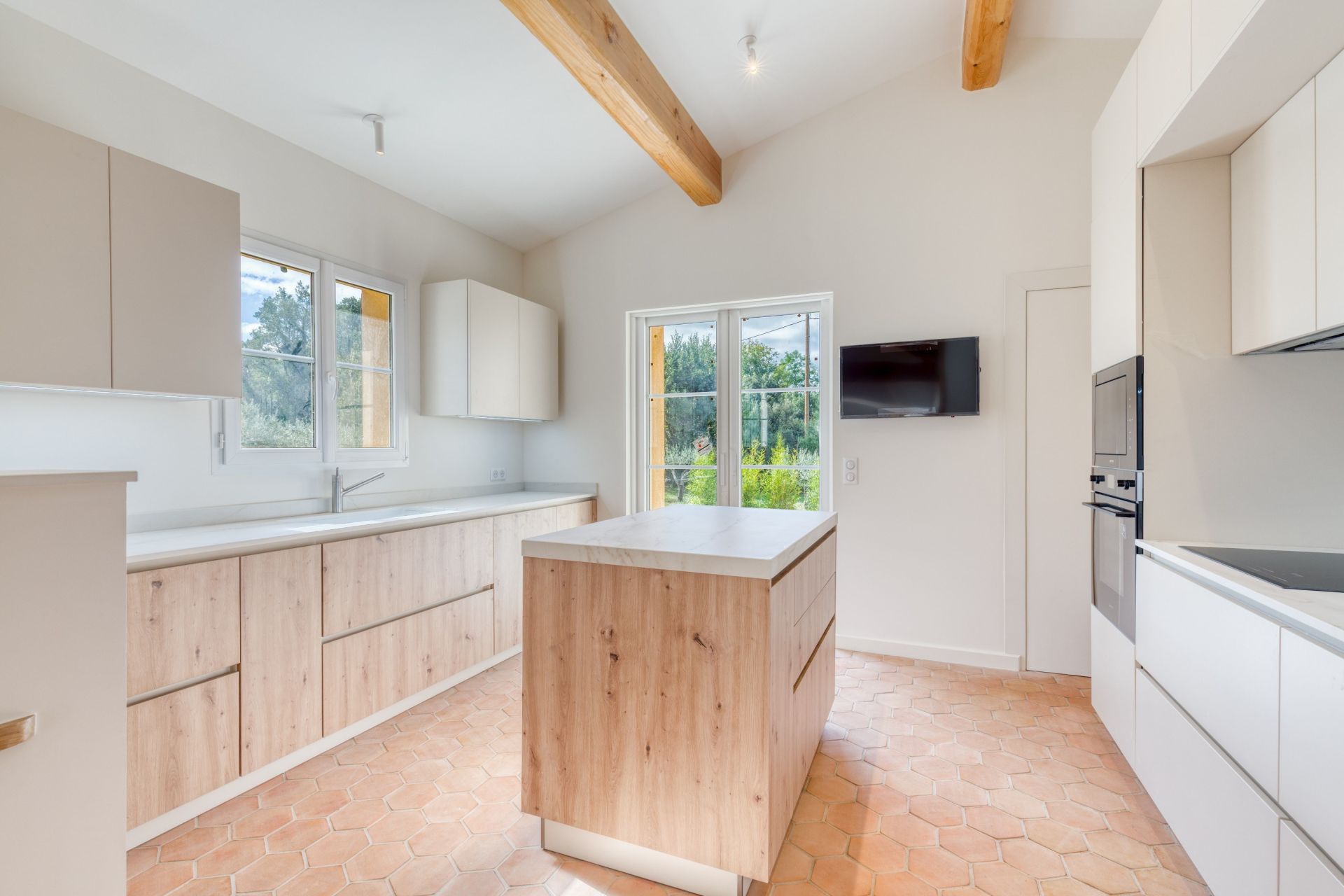 provencal house 4 Rooms for sale on SALERNES (83690)