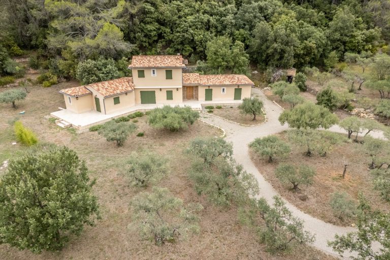 provencal house 4 Rooms for sale on SALERNES (83690)