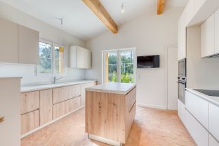 provencal house 4 Rooms for sale on SALERNES (83690)