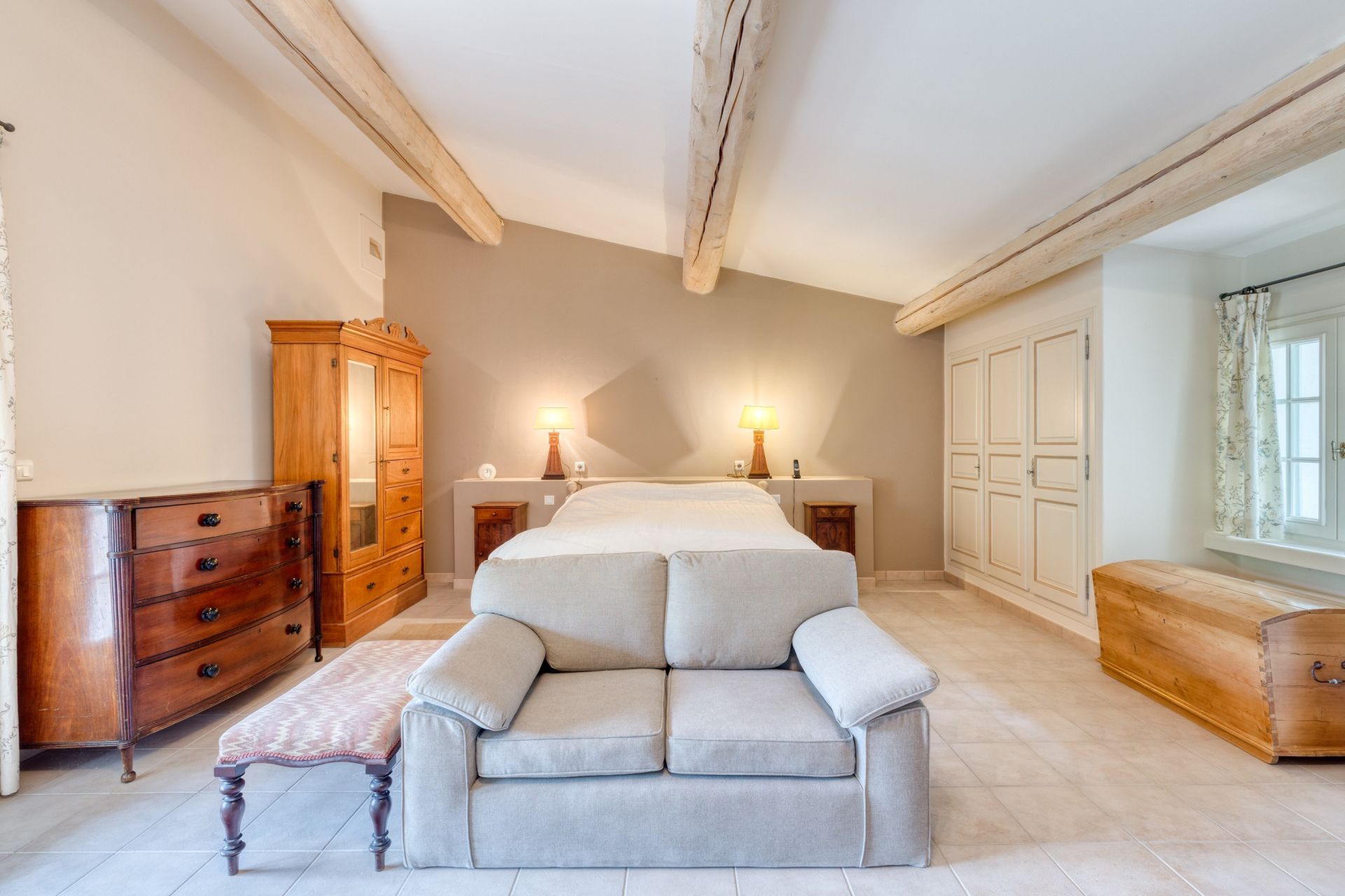property 10 Rooms for sale on SALERNES (83690)