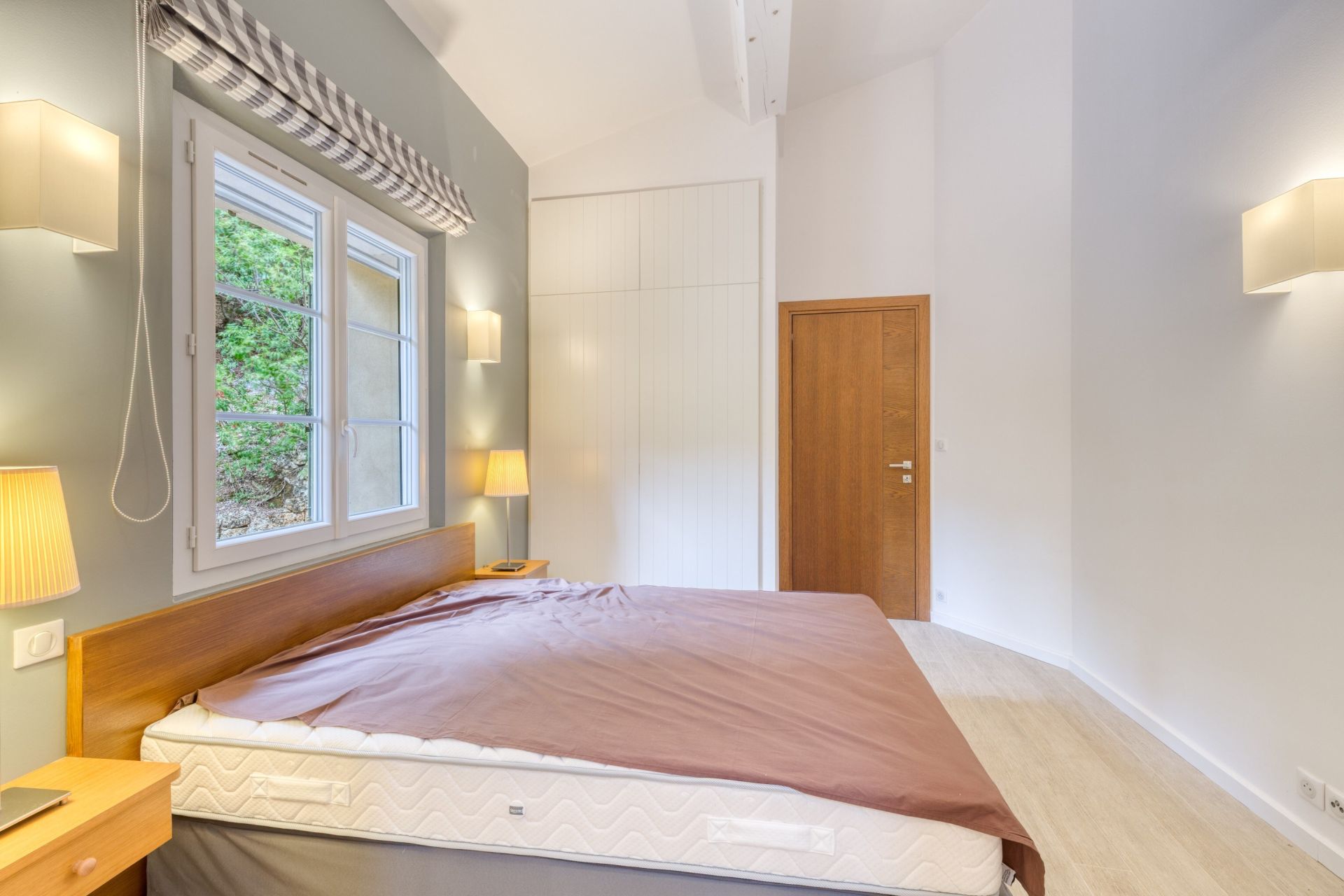 property 10 Rooms for sale on SALERNES (83690)