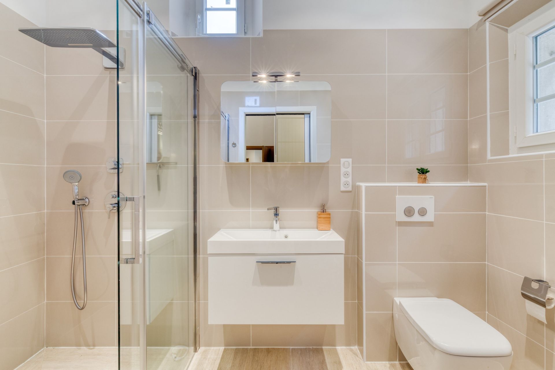 property 10 Rooms for sale on SALERNES (83690)