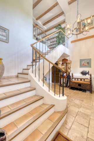 property 10 Rooms for sale on SALERNES (83690)