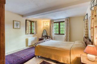 property 10 Rooms for sale on SALERNES (83690)