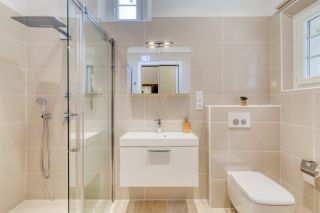 property 10 Rooms for sale on SALERNES (83690)