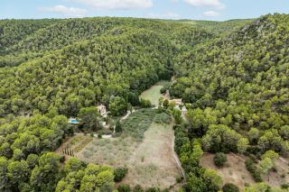 property 10 Rooms for sale on SALERNES (83690)