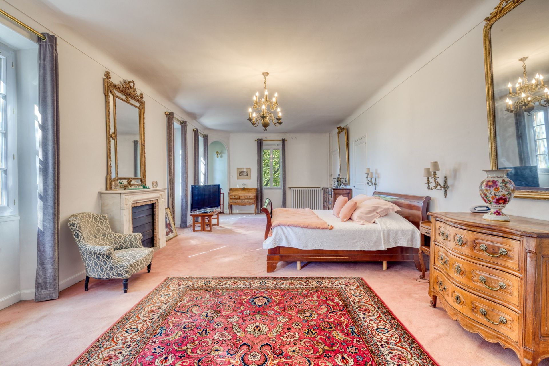 propriété 8 Pièces en vente sur CALLIAN (83440)