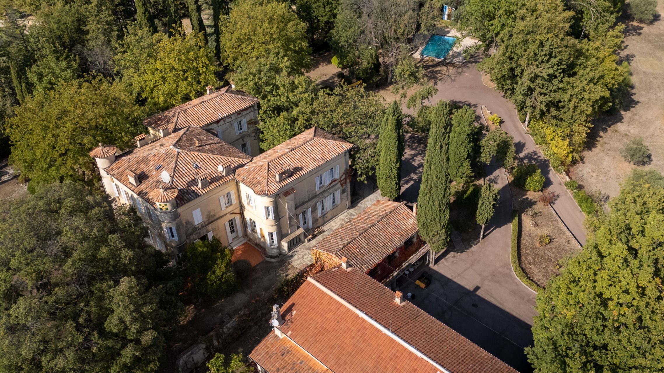 property 8 Rooms for sale on CALLIAN (83440)