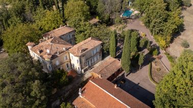 castle 8 Rooms for sale on CALLIAN (83440)