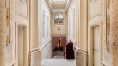 castle 99.9 Rooms for sale on LA VERDIERE (83560)