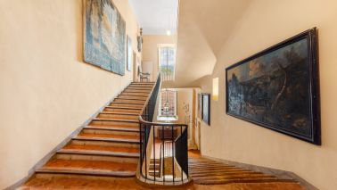 castle 99.9 Rooms for sale on LA VERDIERE (83560)