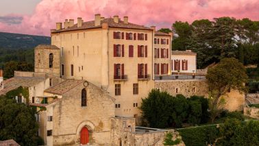 château 100 Pièces en vente sur LA VERDIERE (83560)