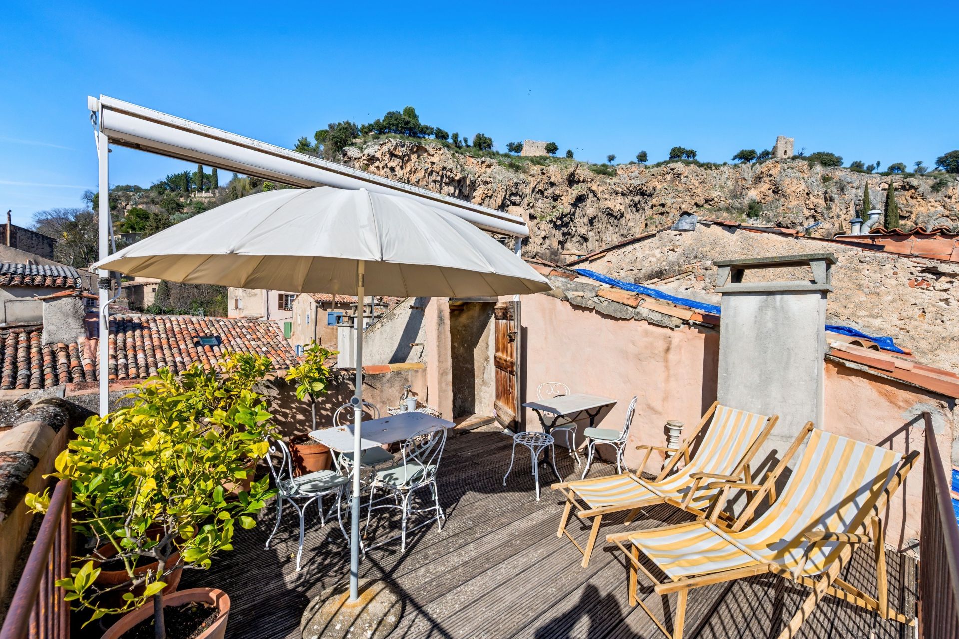 maison provençale 9 Pièces en vente sur COTIGNAC (83570)