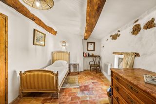 maison provençale 9 Pièces en vente sur COTIGNAC (83570)