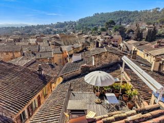 maison provençale 9 Pièces en vente sur COTIGNAC (83570)