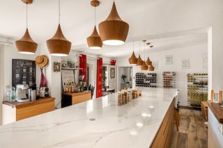 maison provençale 13 Pièces en vente sur COTIGNAC (83570)