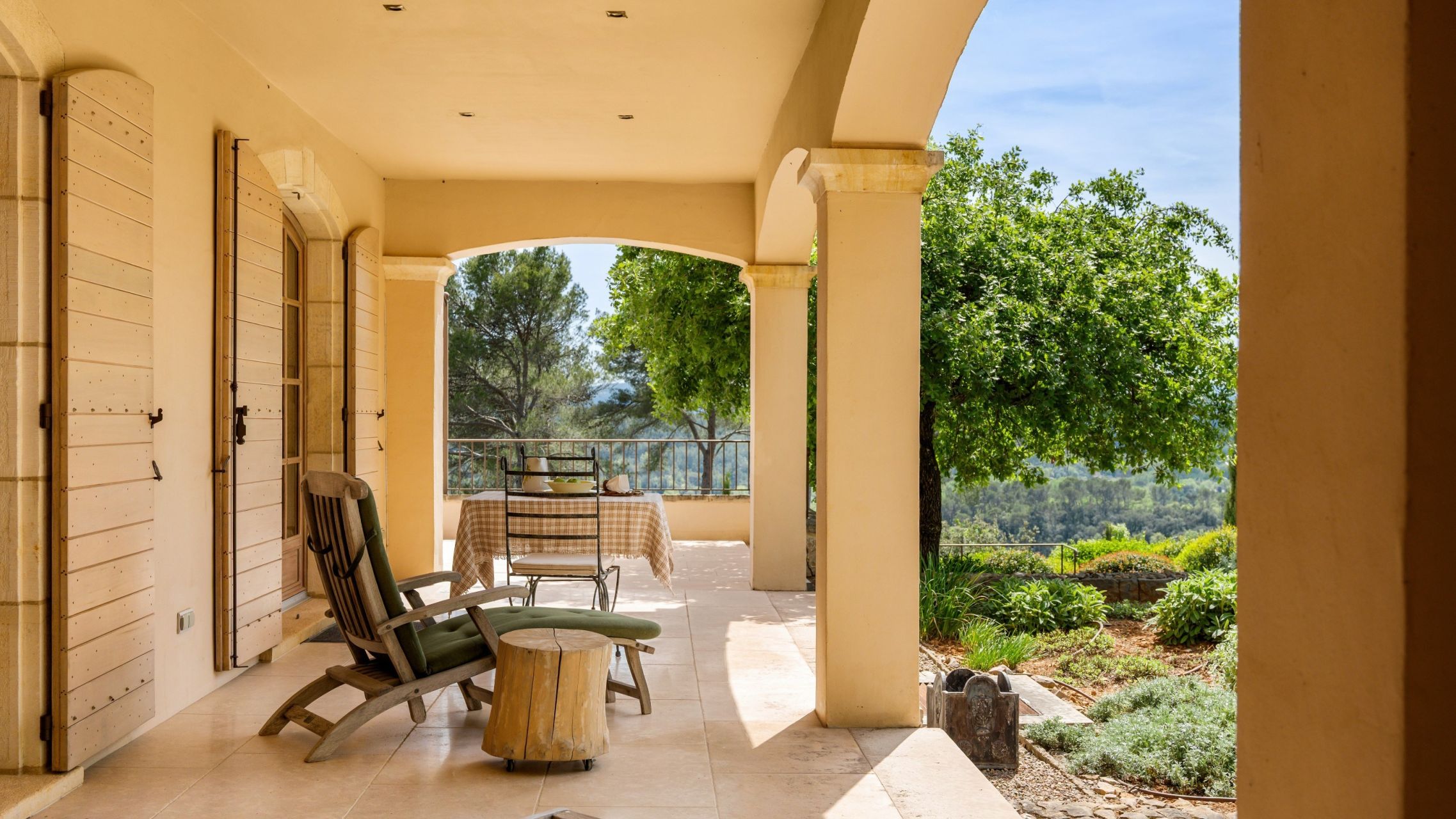 bastide 6 Pièces en vente sur ENTRECASTEAUX (83570)