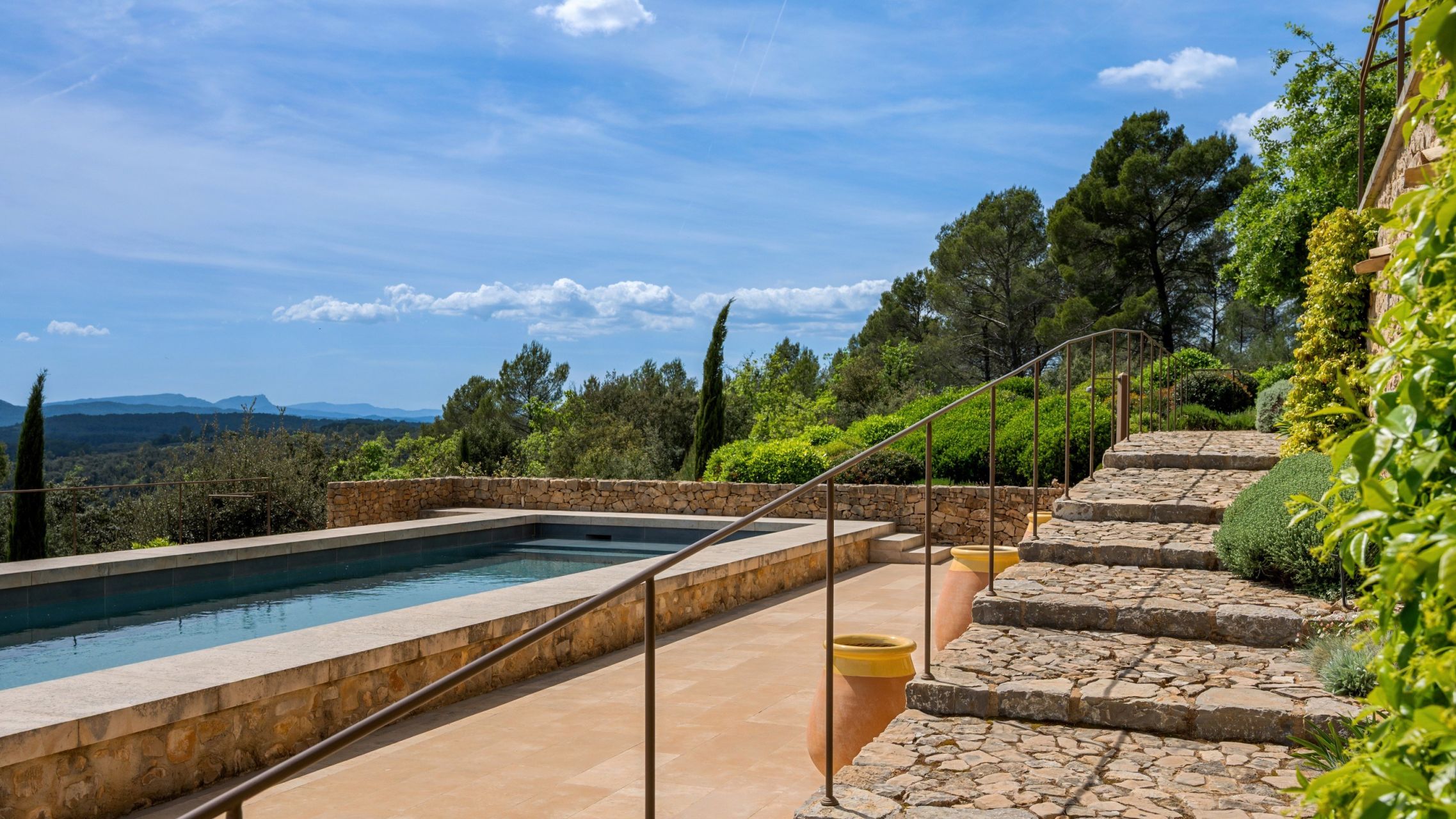 bastide 6 Pièces en vente sur ENTRECASTEAUX (83570)
