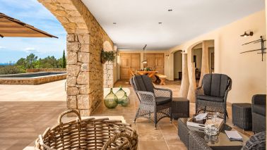 bastide 6 Pièces en vente sur COTIGNAC (83570)