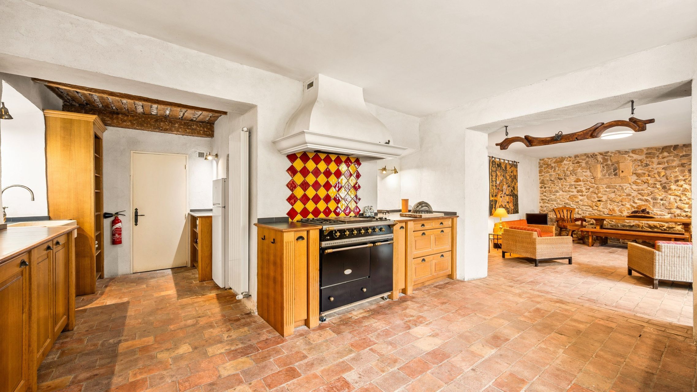 maison provençale 10 Pièces en vente sur VARAGES (83670)