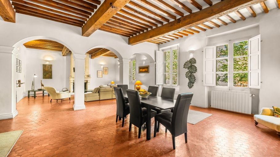 maison provençale 10 Pièces en vente sur VARAGES (83670)