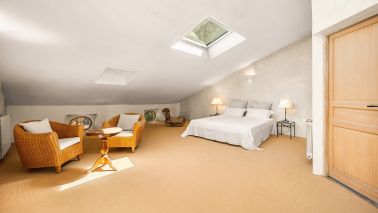 maison provençale 10 Pièces en vente sur VARAGES (83670)