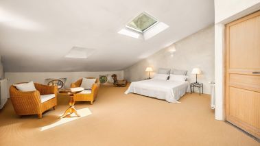 maison provençale 10 Pièces en vente sur VARAGES (83670)