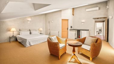 maison provençale 10 Pièces en vente sur VARAGES (83670)