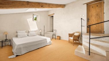 maison provençale 10 Pièces en vente sur VARAGES (83670)