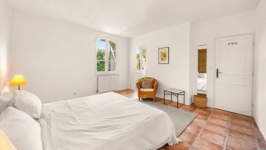 maison provençale 10 Pièces en vente sur VARAGES (83670)