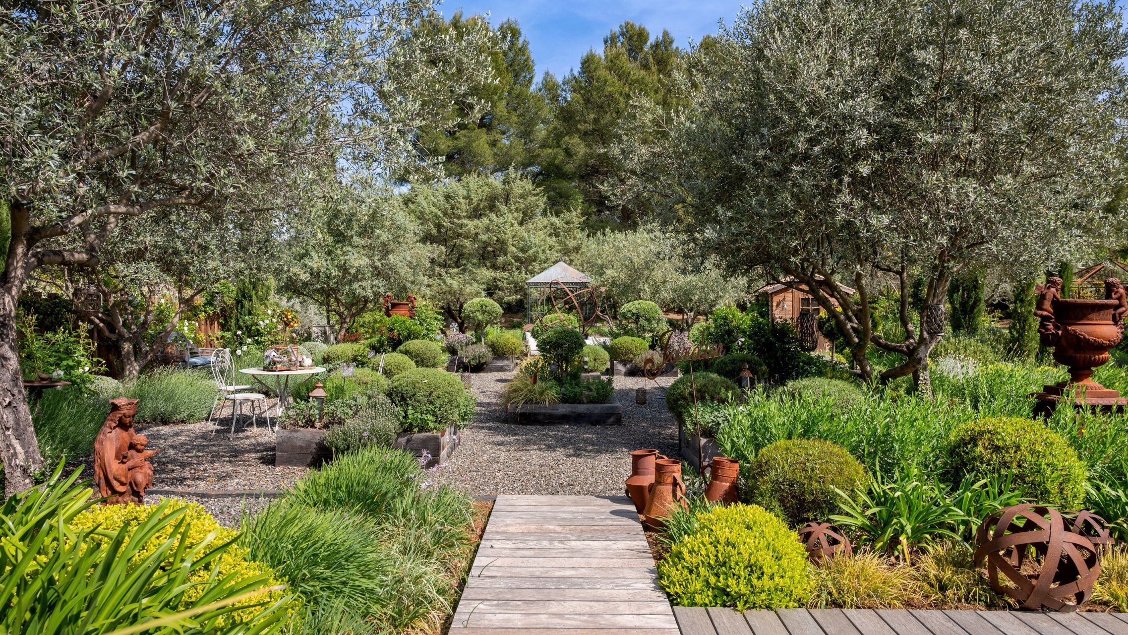 provencal house 7 Rooms for sale on DRAGUIGNAN (83300)