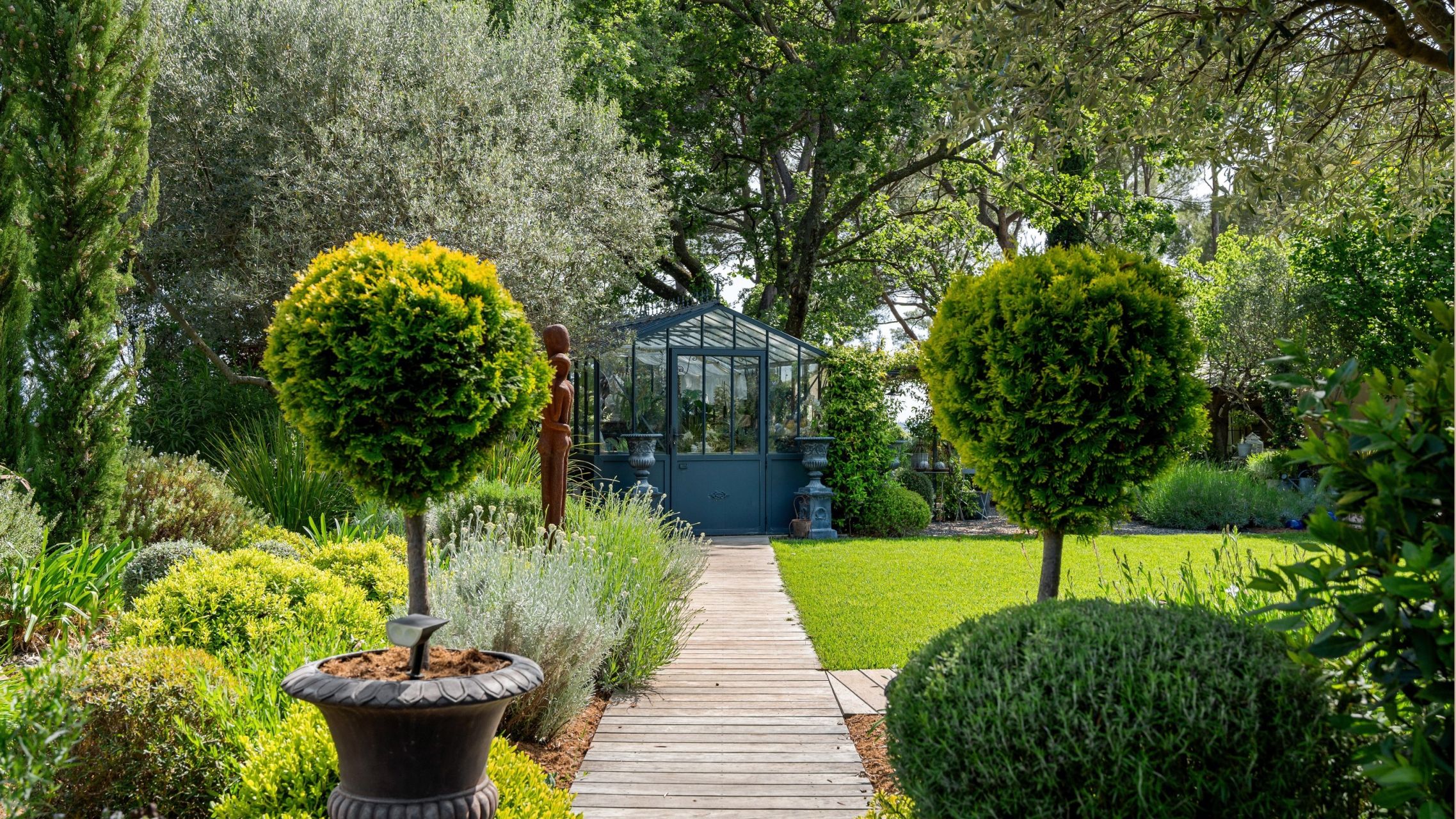 provencal house 7 Rooms for sale on DRAGUIGNAN (83300)