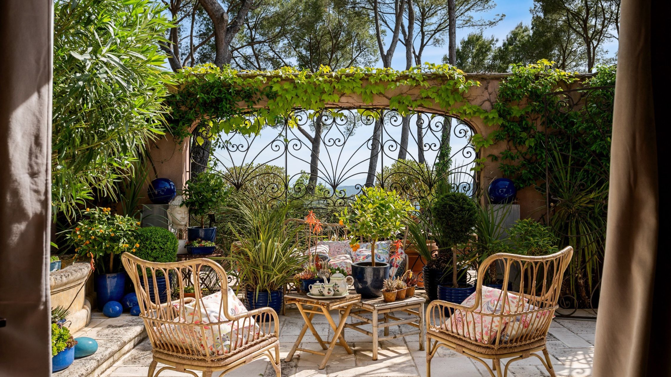 provencal house 7 Rooms for sale on DRAGUIGNAN (83300)