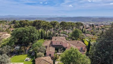 provencal house 7 Rooms for sale on DRAGUIGNAN (83300)