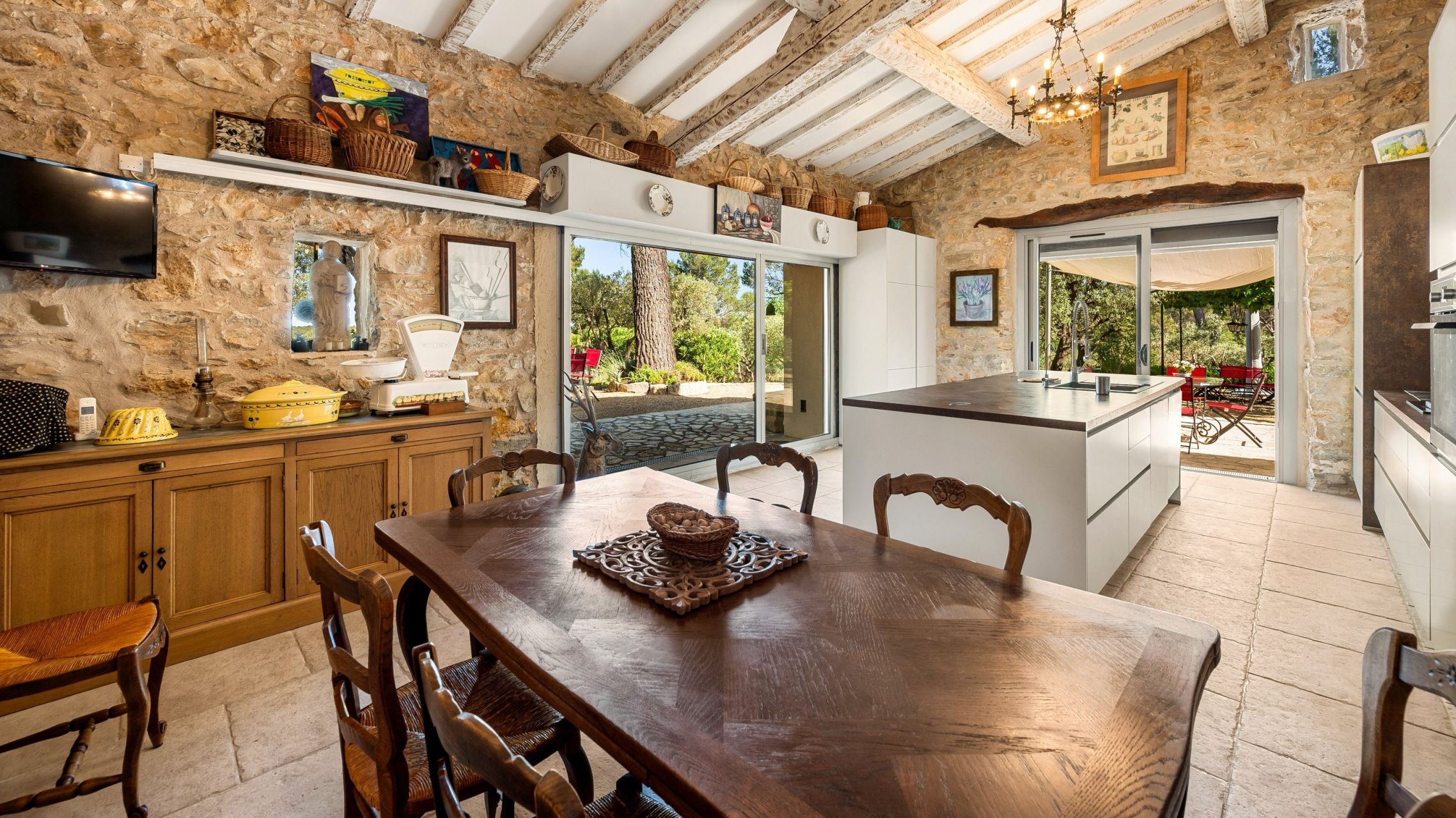bastide 8 Rooms for sale on LES ARCS (83460)