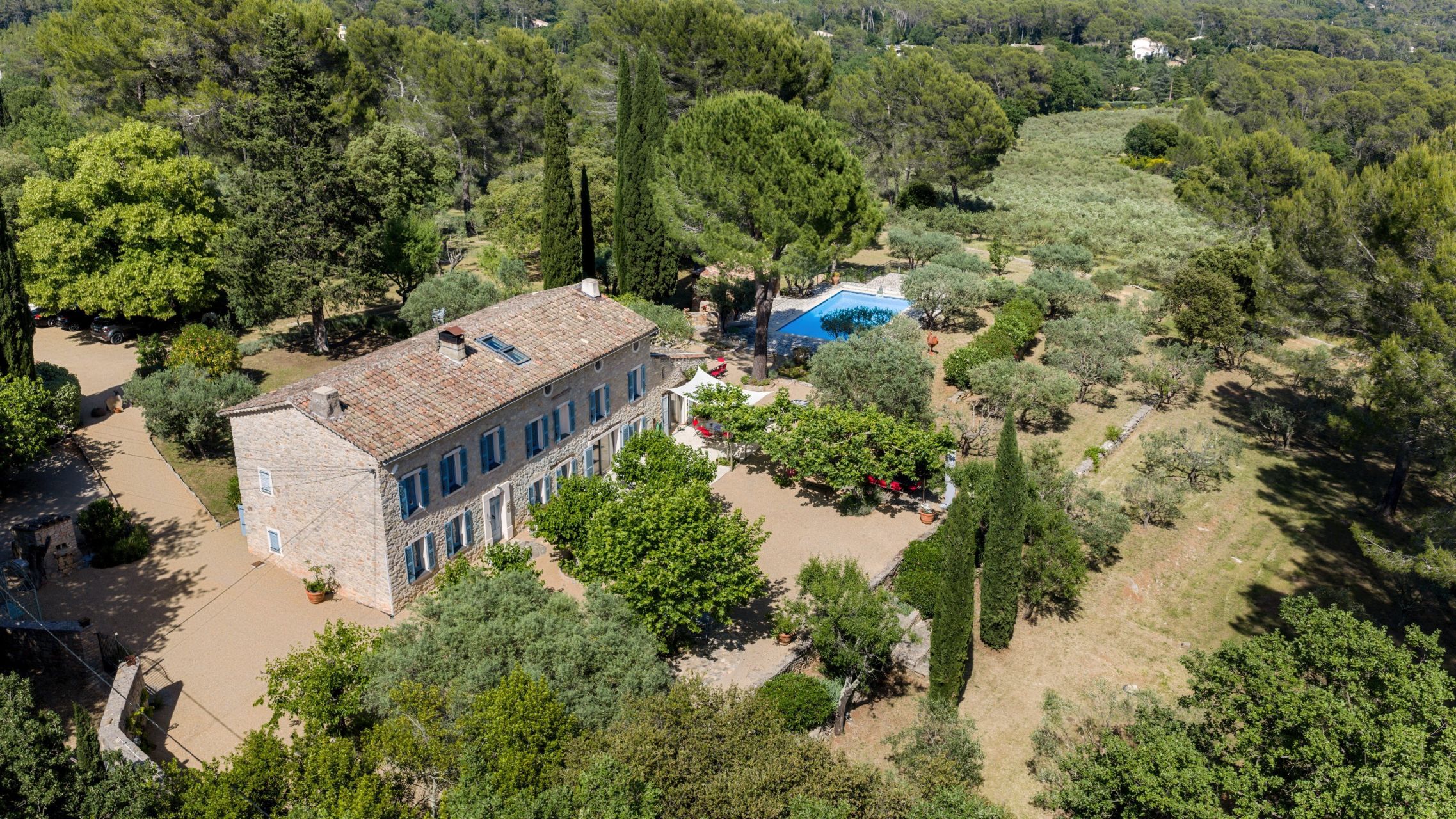 bastide 8 Rooms for sale on LES ARCS (83460)
