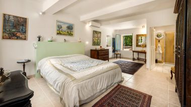 bastide 8 Rooms for sale on LES ARCS (83460)