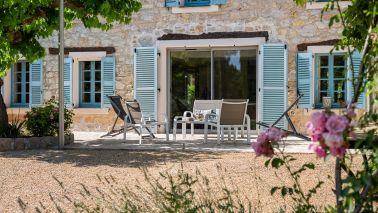 bastide 8 Rooms for sale on LES ARCS (83460)