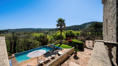 property 7 Rooms for sale on FIGANIERES (83830)