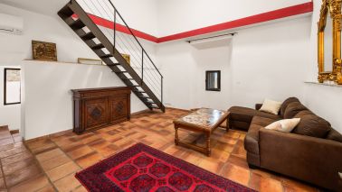 property 7 Rooms for sale on FIGANIERES (83830)