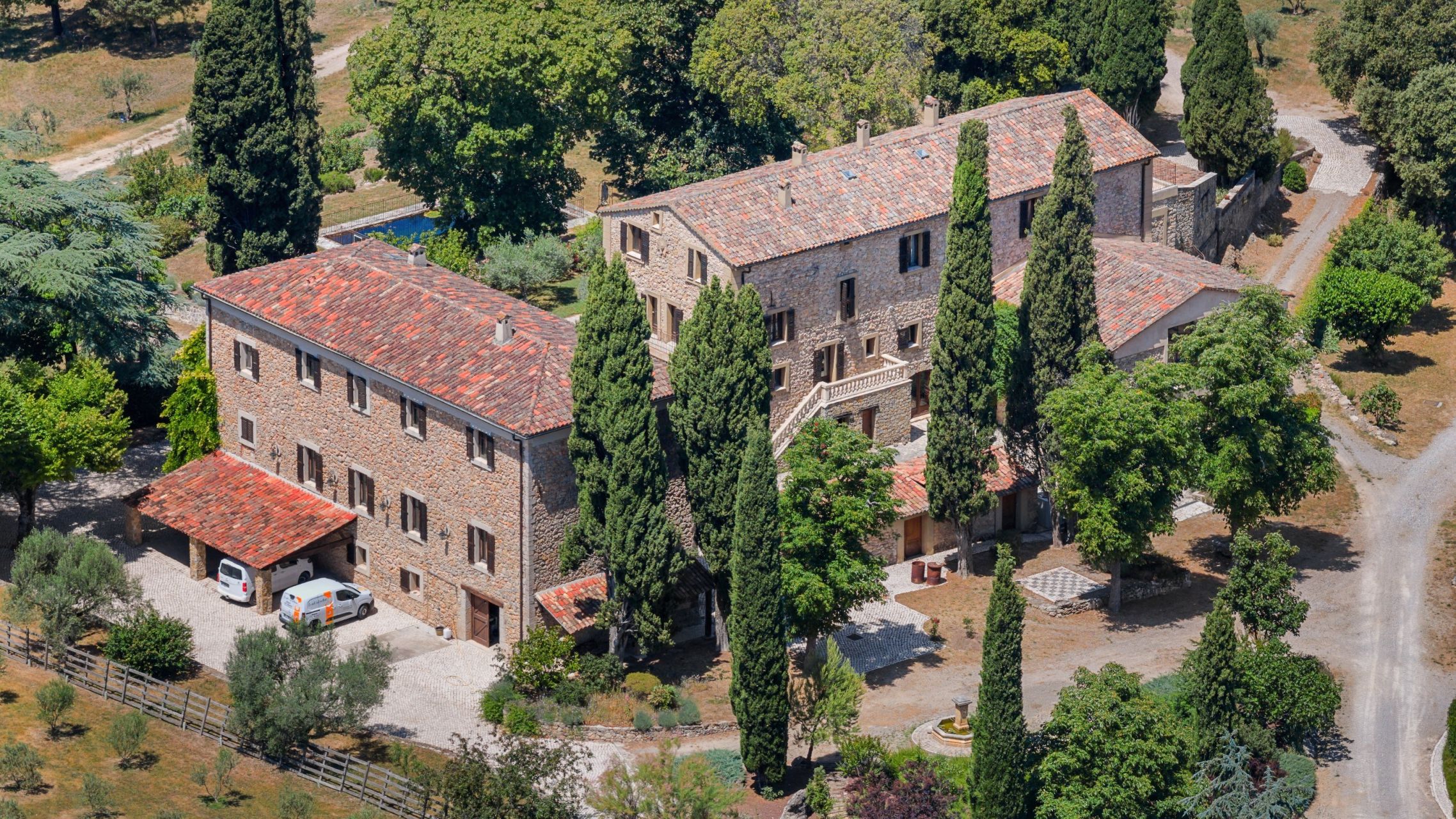 bastide 30 Pièces en vente sur AMPUS (83111)
