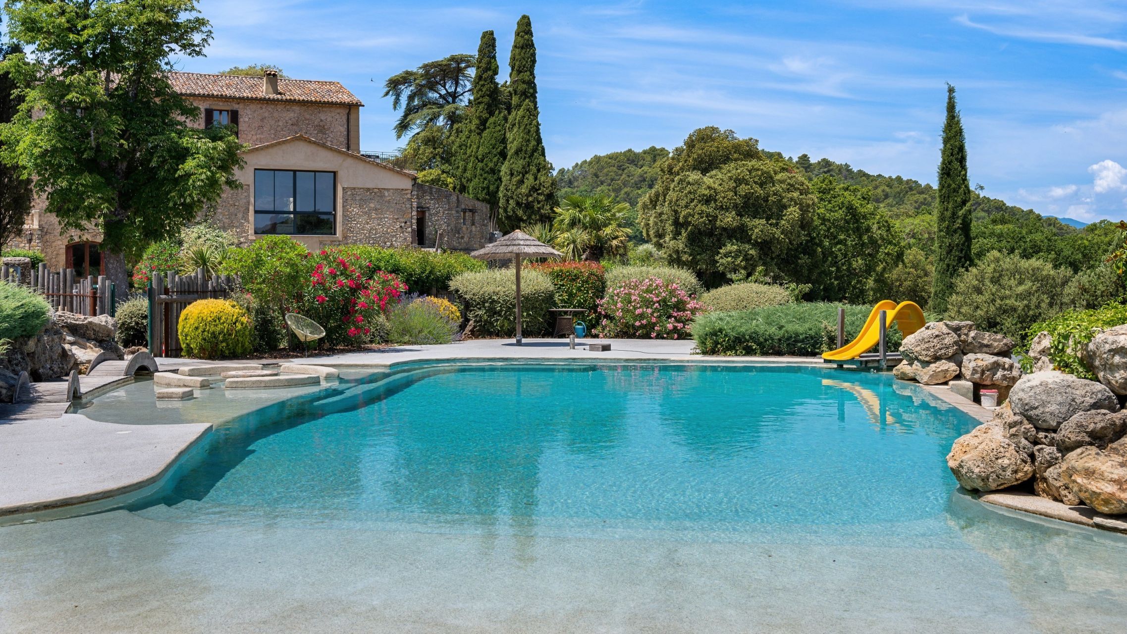 bastide 30 Rooms for sale on AMPUS (83111)