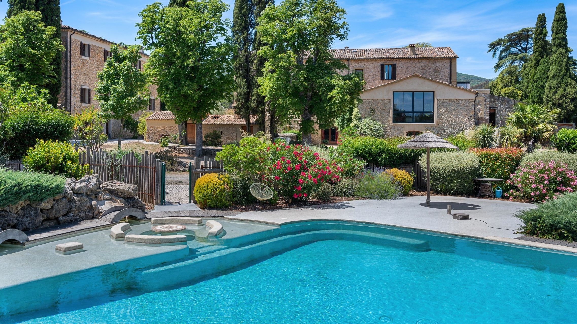 bastide 30 Pièces en vente sur AMPUS (83111)