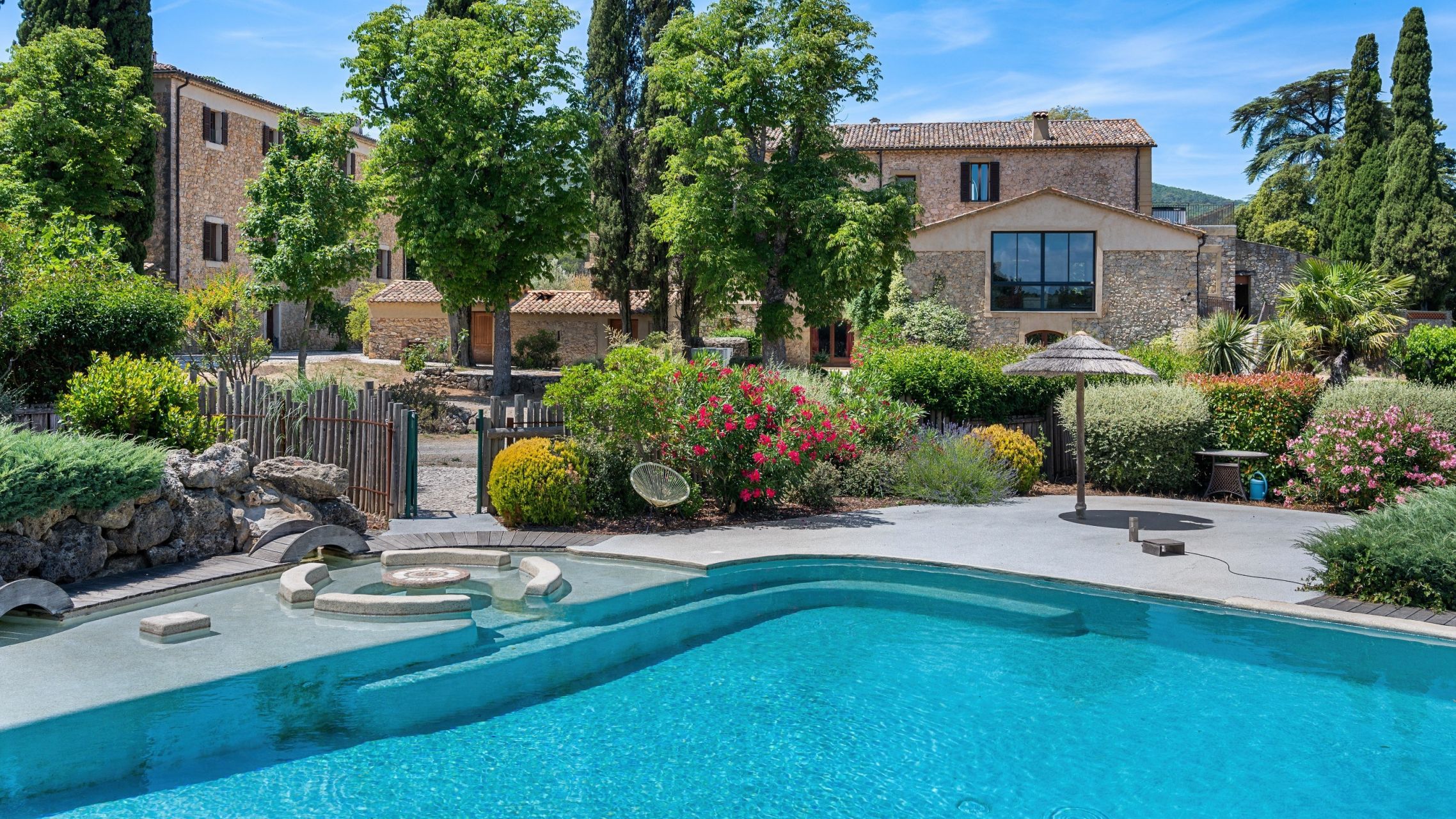 bastide 30 Pièces en vente sur AMPUS (83111)