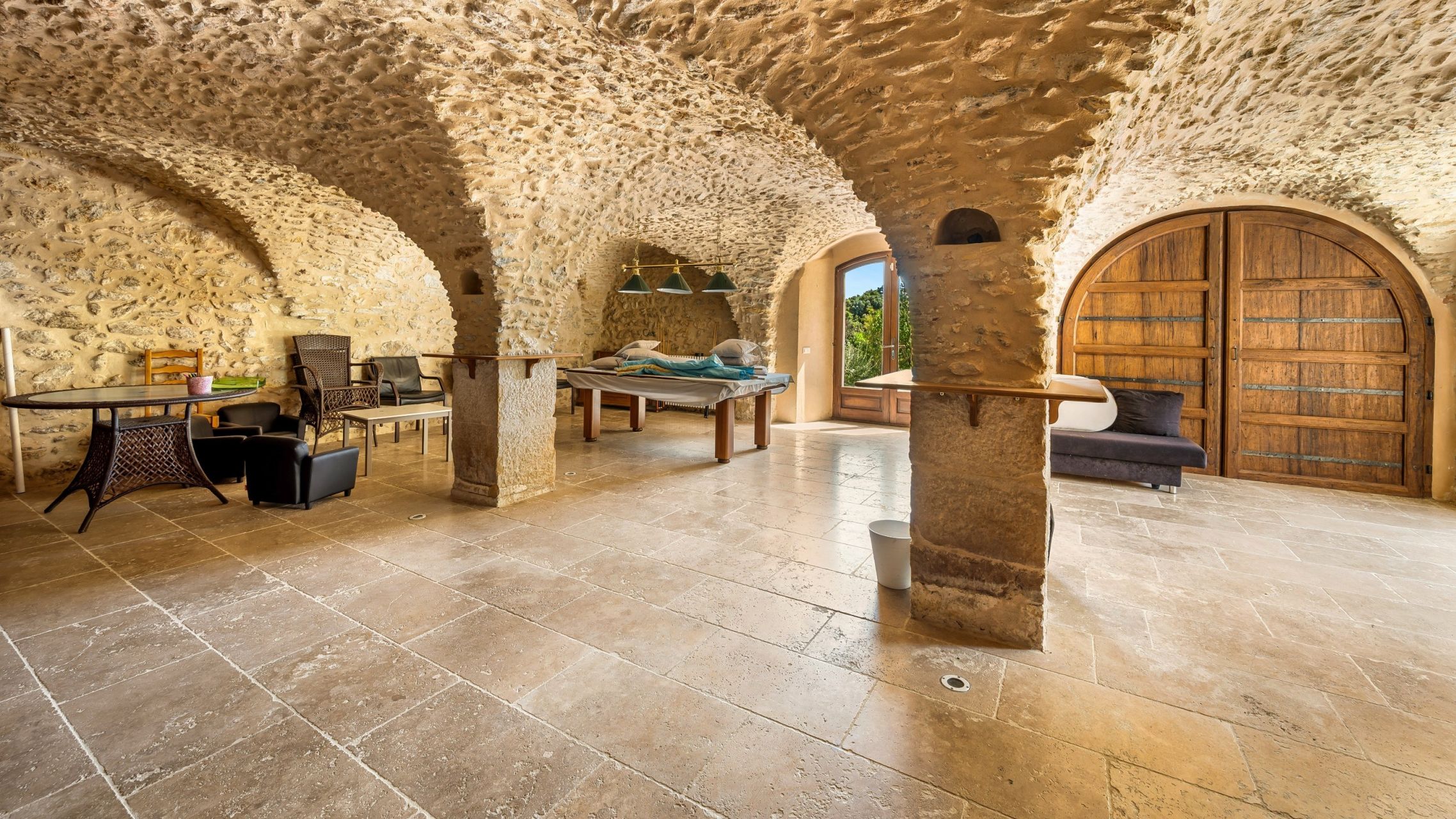 bastide 30 Pièces en vente sur AMPUS (83111)