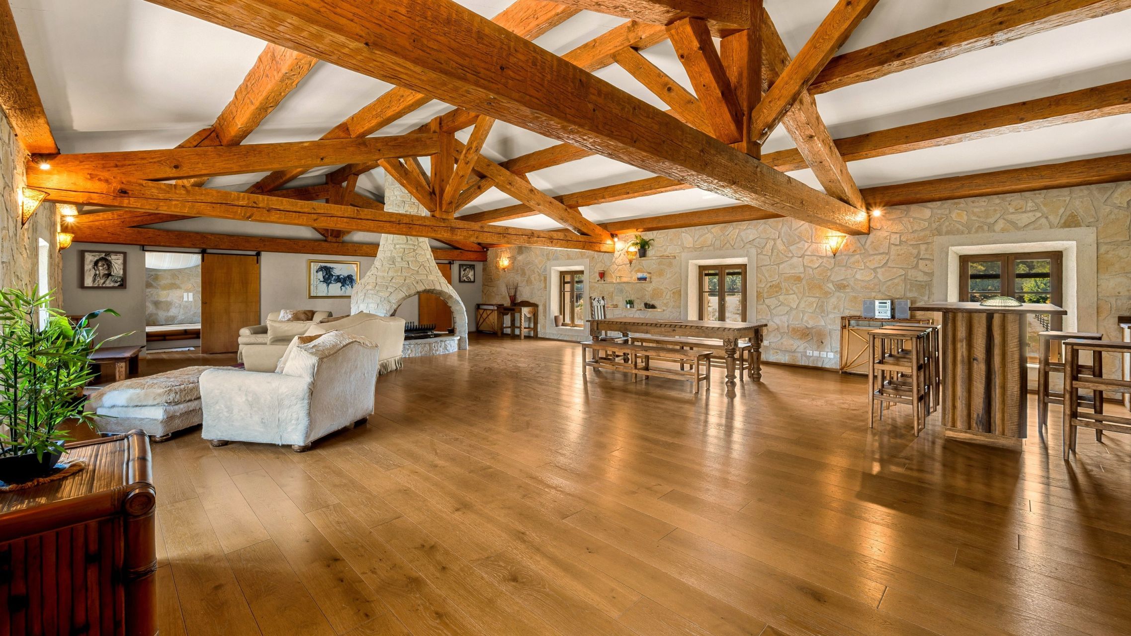 bastide 30 Rooms for sale on AMPUS (83111)